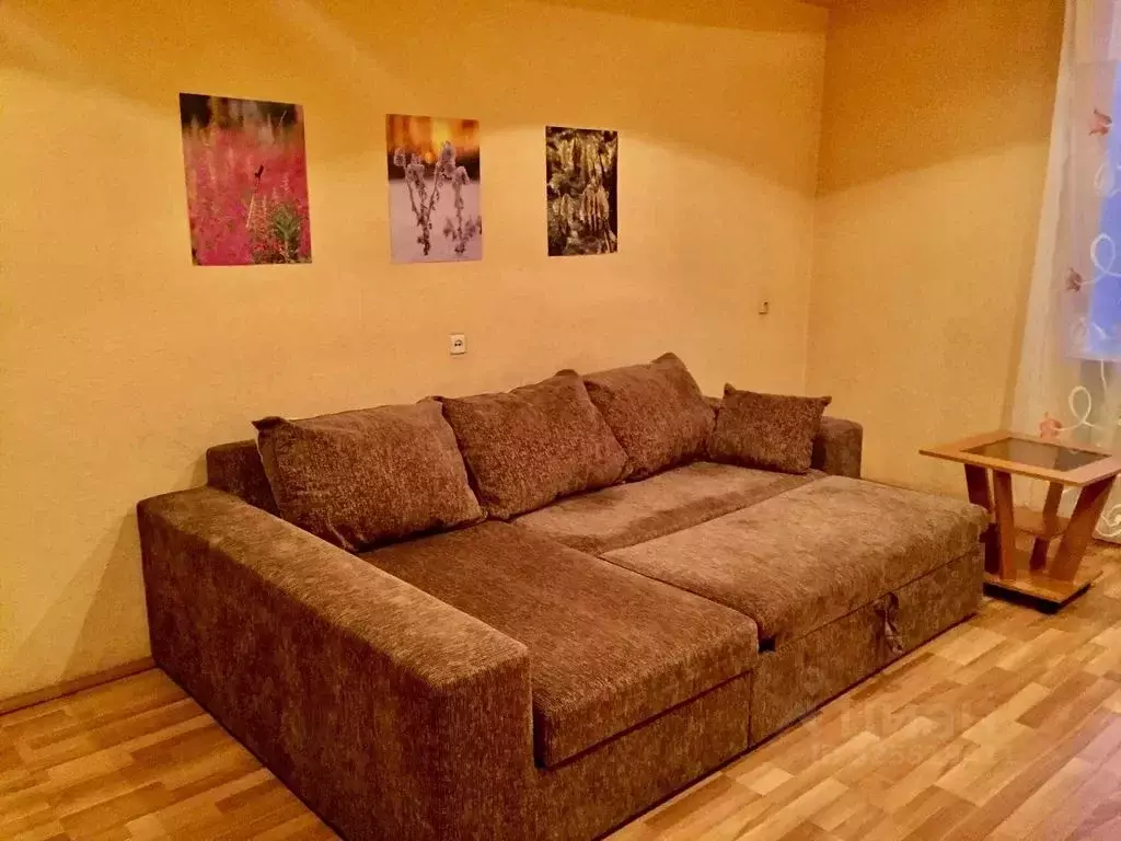 2-к кв. Псковская область, Псков Октябрьский просп., 14 (58.0 м) - Фото 1