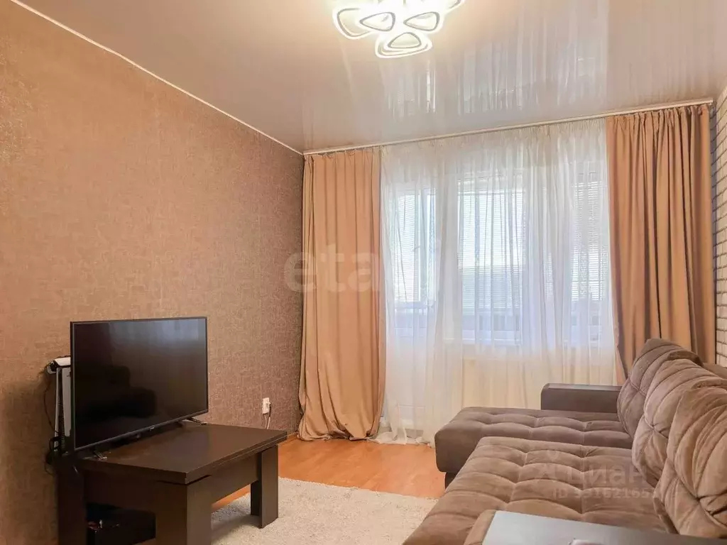 2-к кв. Псковская область, Псков Западная ул., 21А (50.2 м) - Фото 1