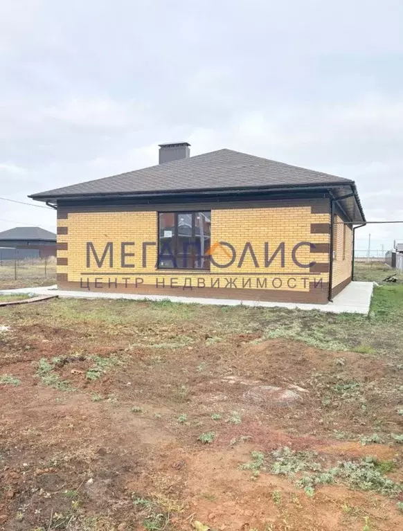 Дом в Саратовская область, Балаковский район, с. Натальино ул. Мира, ... - Фото 1