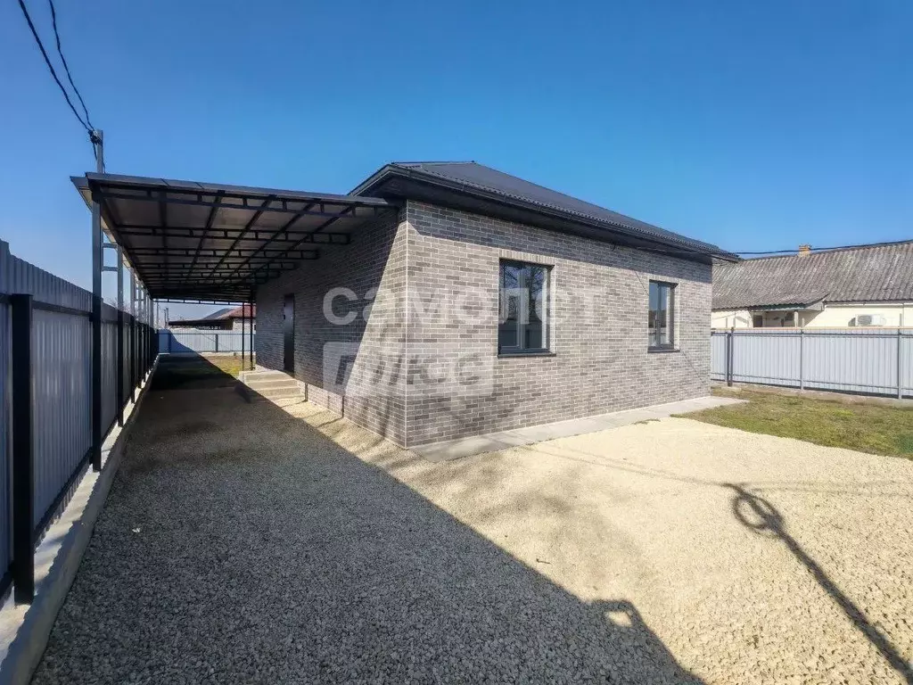 Дом в Краснодарский край, Крымский район, Варениковская ст-ца ул. Мира ... - Фото 1