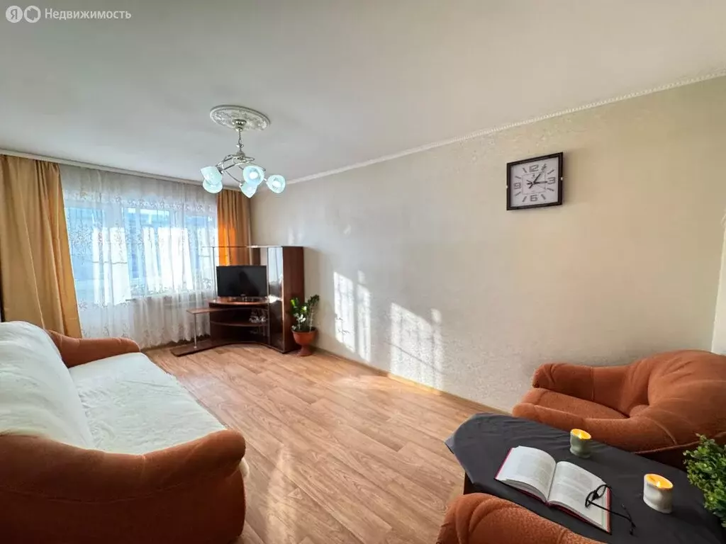 2-комнатная квартира: Усолье-Сибирское, улица Луначарского, 41 (43.6 ... - Фото 1