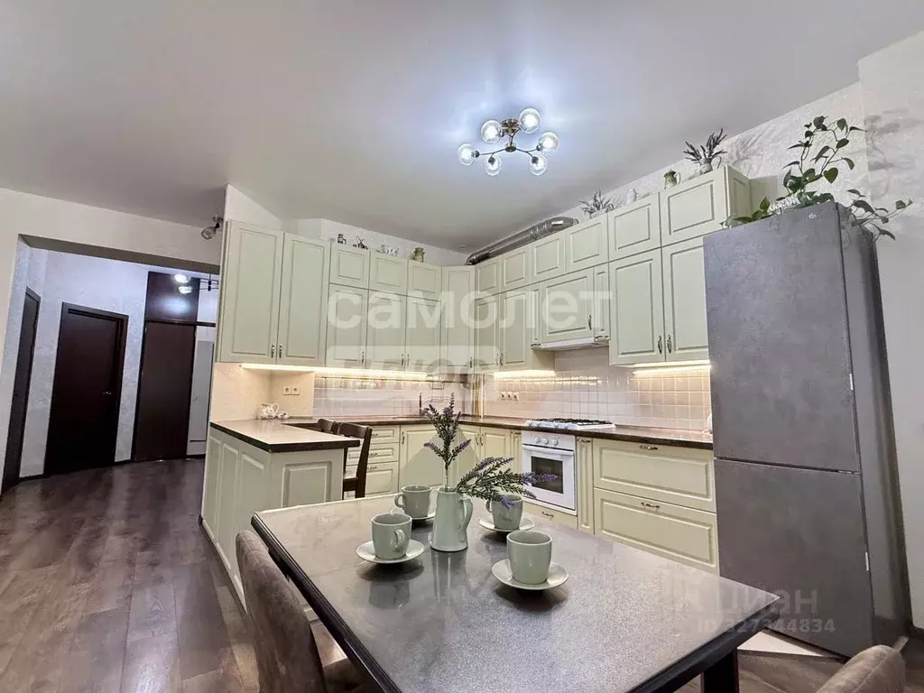 2-к кв. Татарстан, Казань ул. Достоевского, 8 (82.5 м) - Фото 1