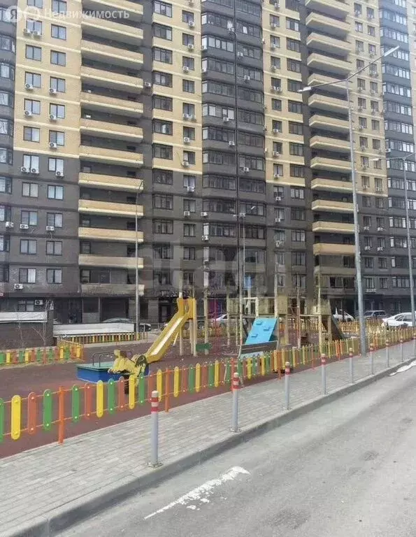 3-комнатная квартира: Ростов-на-Дону, улица Герасименко, 17/1 (69.06 ... - Фото 1