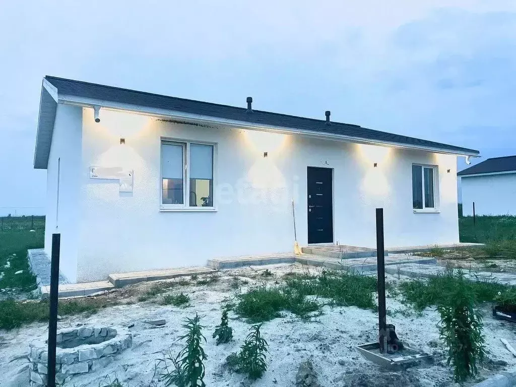 Дом в Курская область, Курский район, Моковский сельсовет, д. Гремячка ... - Фото 0