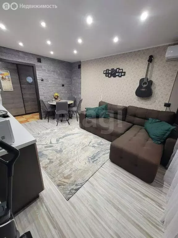 2-комнатная квартира: Ялуторовск, улица Бахтиярова, 62А (48.3 м) - Фото 2