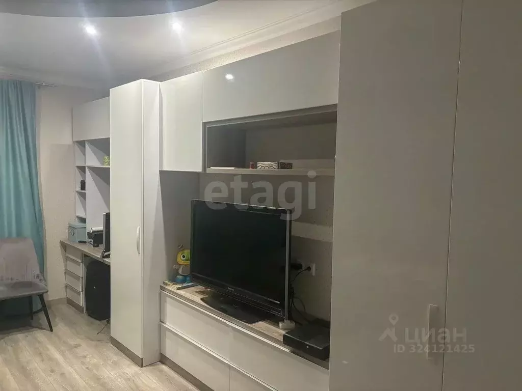 3-к кв. Ямало-Ненецкий АО, Новый Уренгой Юбилейный мкр, 1/6 (71.1 м) - Фото 1