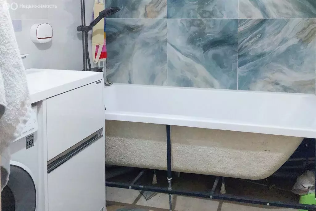 4-комнатная квартира: Волжский, улица Пушкина, 196 (73.2 м) - Фото 1