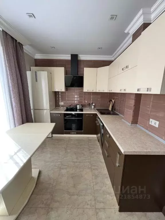 3-к кв. Астраханская область, Астрахань ул. Латышева, 3Ек1 (110.0 м) - Фото 1