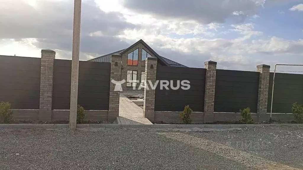 Дом в Крым, Симферополь просп. Победы (120 м) - Фото 1