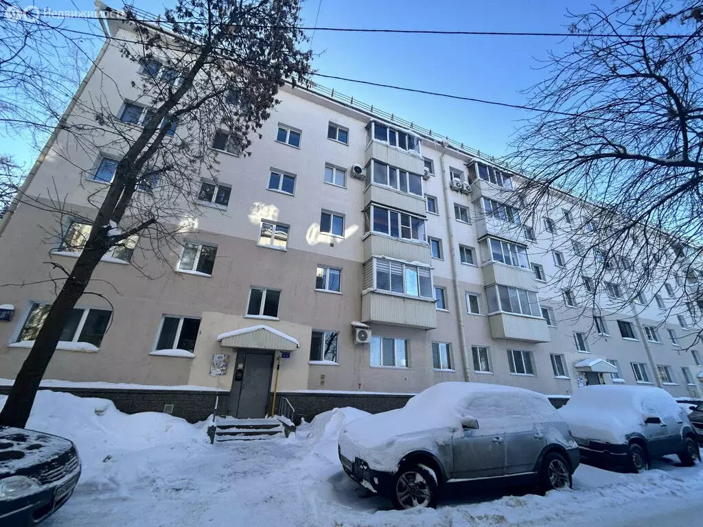 3-комнатная квартира: Уфа, улица Комарова, 38 (54.4 м) - Фото 1