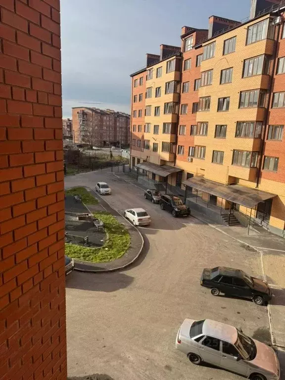 2-к кв. Северная Осетия, Владикавказ ул. Генерала Дзусова, 6В (65.0 м) - Фото 1