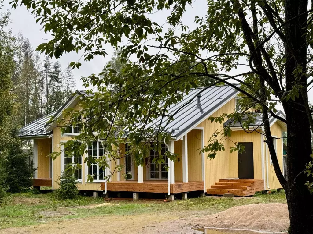 Дом в Ленинградская область, Выборгский район, Рощинское городское ... - Фото 2