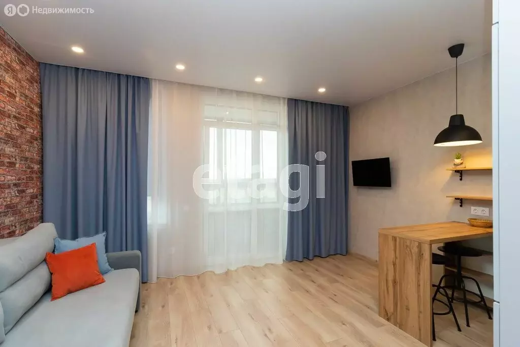 Квартира-студия: Тюмень, улица Фармана Салманова, 12 (27.3 м) - Фото 2