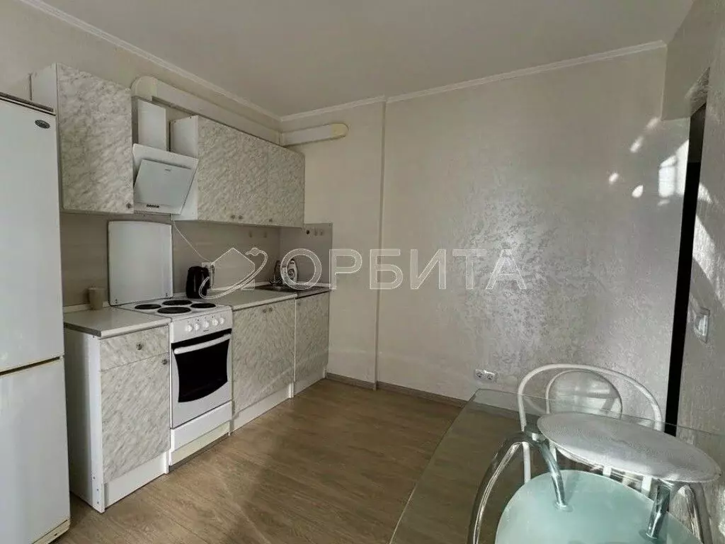 1-к кв. Тюменская область, Тюмень ул. 50 лет Октября, 57А (36.9 м) - Фото 2