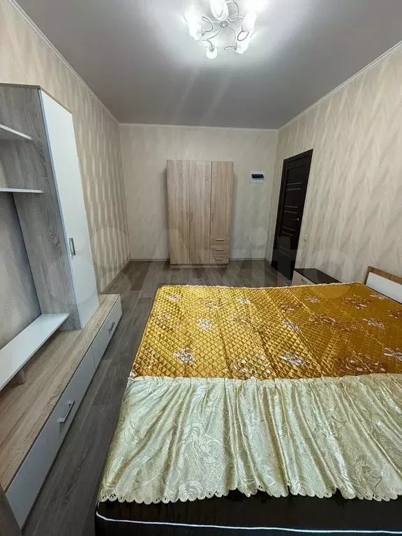 1-к. квартира, 36 м, 4/10 эт. - Фото 1