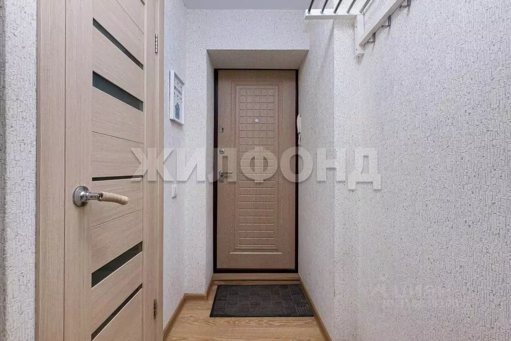 2-к кв. Новосибирская область, Новосибирск ул. Богдана Хмельницкого, ... - Фото 0