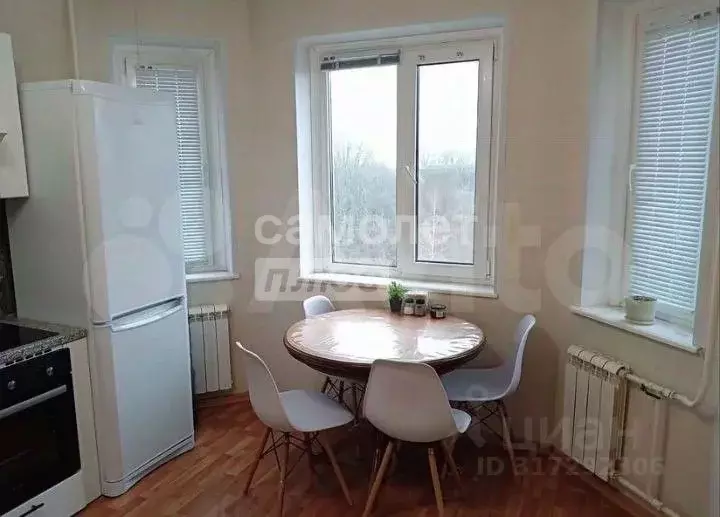2-к кв. Курская область, Курск просп. Победы, 36 (58.2 м) - Фото 0