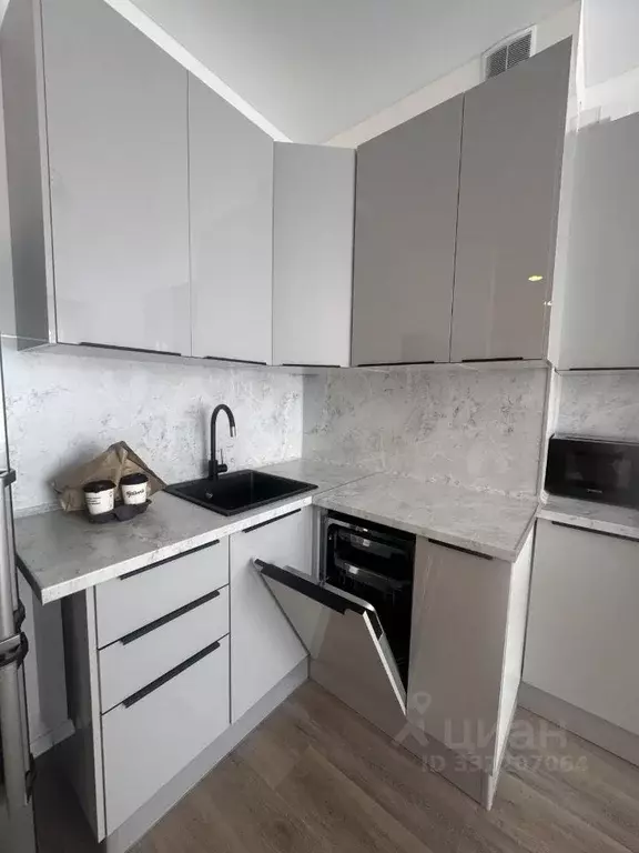 3-к кв. Москва ул. Льва Кассиля, 1к3 (83.0 м) - Фото 2