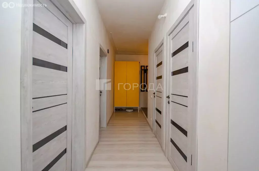 3-комнатная квартира: Новосибирск, улица Ясный Берег, 25 (62.4 м) - Фото 2