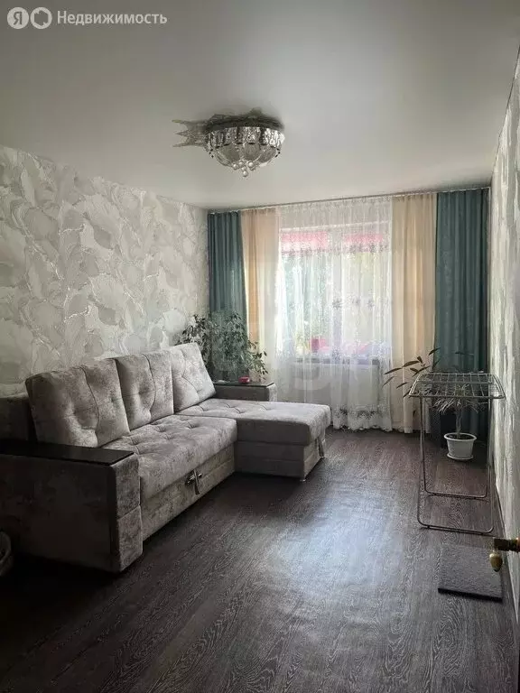 3-комнатная квартира: село Бетьки, улица Гагарина, 18 (58.8 м) - Фото 0
