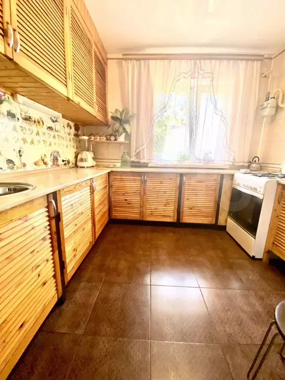 Комната 11 м в 3-к., 1/1 эт. - Фото 0