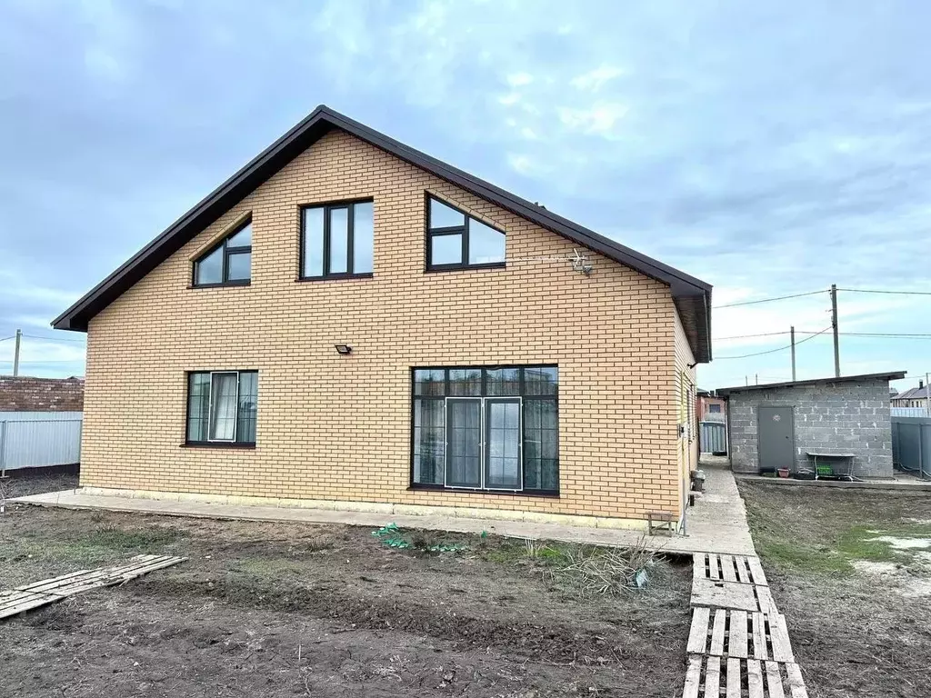 Дом в Оренбургская область, Оренбургский район, с. Нежинка ул. ... - Фото 0