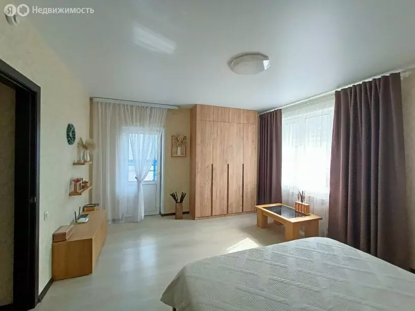 3-комнатная квартира: Екатеринбург, улица Чкалова, 242 (80.4 м) - Фото 2