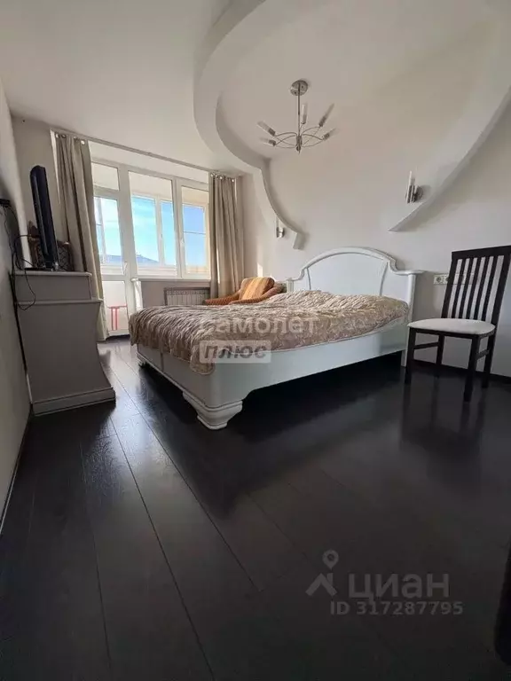 3-к кв. Волгоградская область, Волгоград ул. В.И. Ленина, 5А (81.0 м) - Фото 0