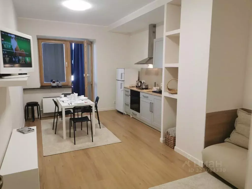 1-к кв. Тюменская область, Тюмень ул. 50 лет Октября, 4 (56.0 м) - Фото 2