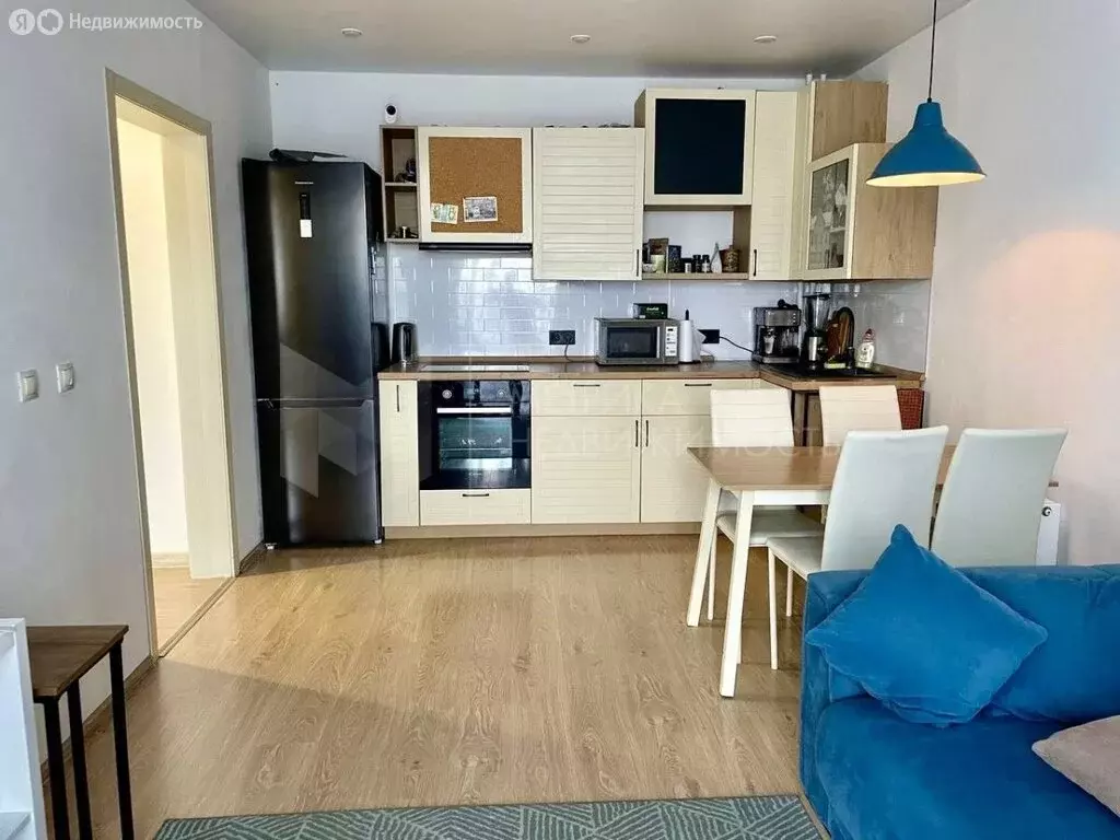 2-комнатная квартира: Тюмень, улица Александра Протозанова, 12к1 (62 ... - Фото 1