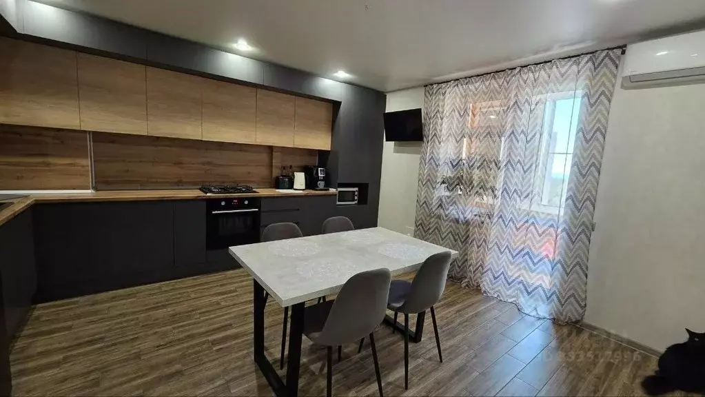 2-к кв. Севастополь ул. Симонок, 55Б (62.5 м) - Фото 1
