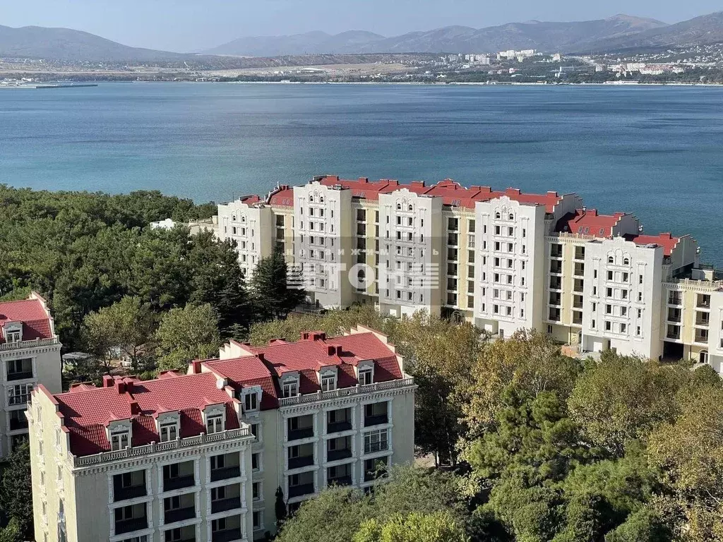 2-к кв. Краснодарский край, Геленджик Революционная ул., 47 (129.6 м) - Фото 0