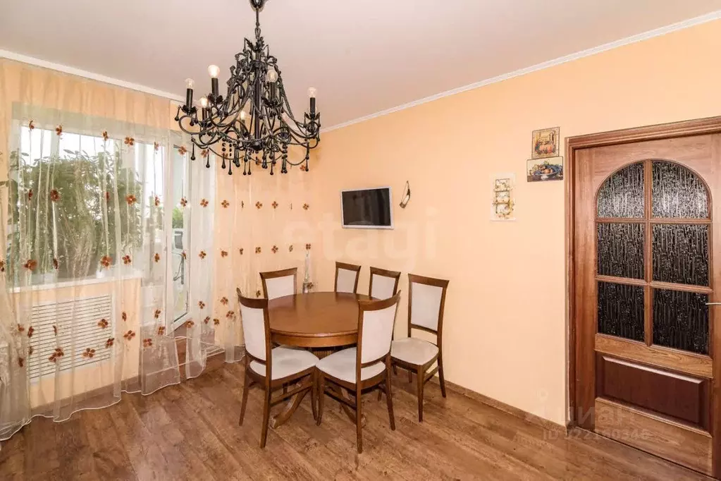 4-к кв. Ханты-Мансийский АО, Сургут Комсомольский просп., 13 (136.4 м) - Фото 0