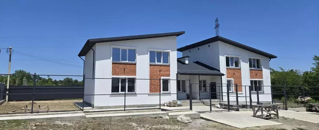 Таунхаус в Адыгея, Майкоп ул. Крымская, 2А (220 м) - Фото 2