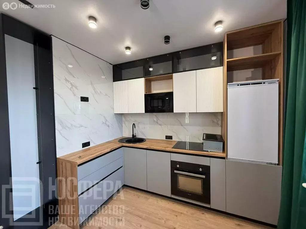 2-комнатная квартира: Волгоград, улица Качинцев, 81 (50 м) - Фото 1