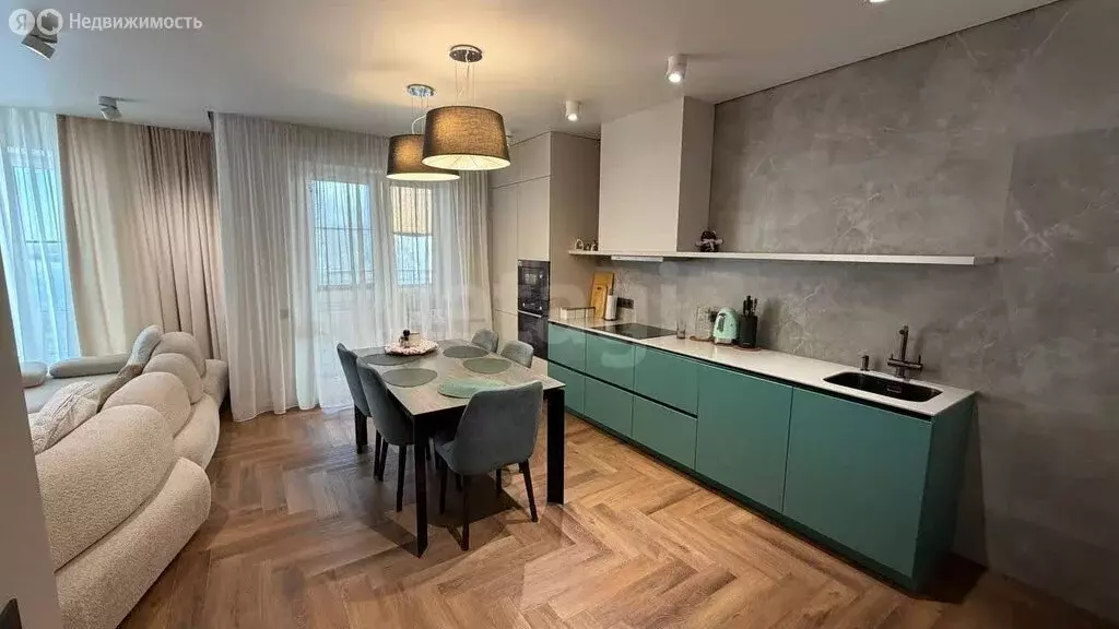 3-комнатная квартира: Тюмень, улица Мельникайте, 30к2 (131.8 м) - Фото 1