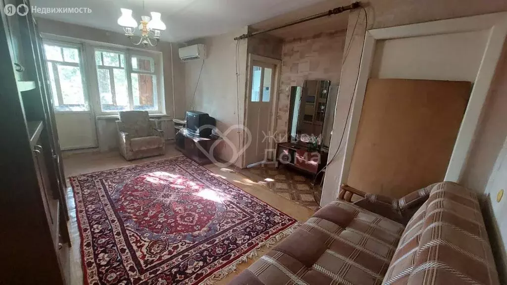 3-комнатная квартира: Волжский, Коммунистическая улица, 2 (57.5 м) - Фото 0