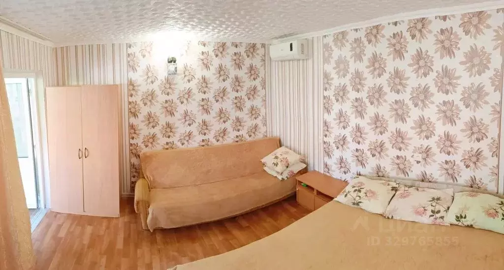 Дом в Крым, Сакский район, Новофедоровка пгт ул. Лазурная, 10 (25 м) - Фото 1