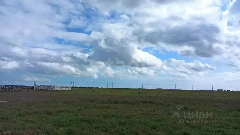 Участок в Крым, Сакский район, Молочненское с/пос, с. Абрикосовка  ... - Фото 1