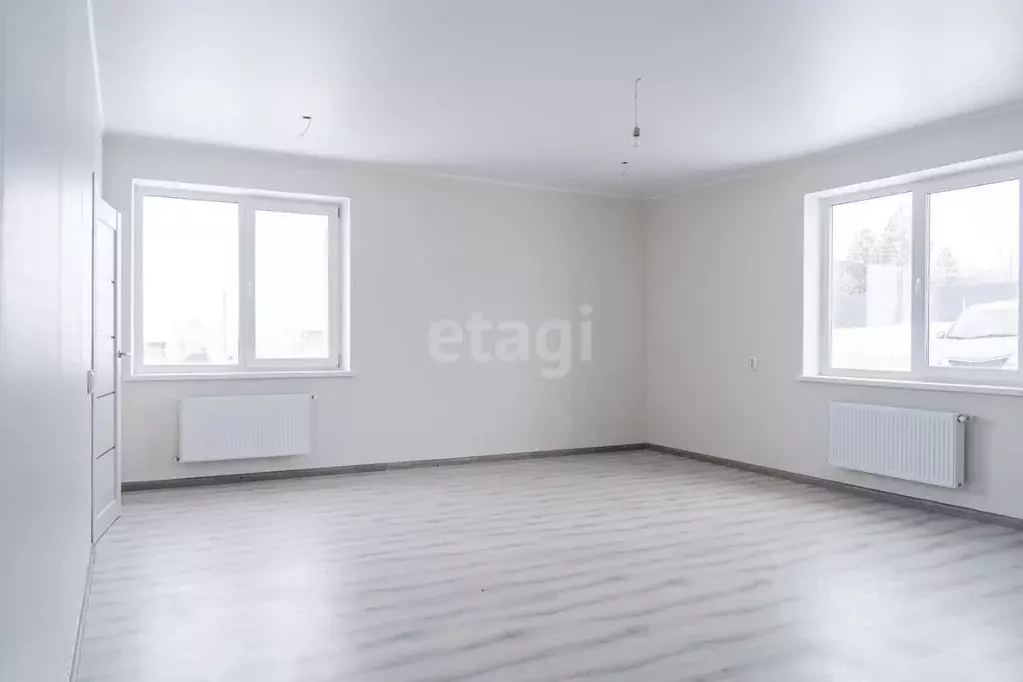 Дом в Башкортостан, Иглинский район, Акбердинский сельсовет, с. ... - Фото 1