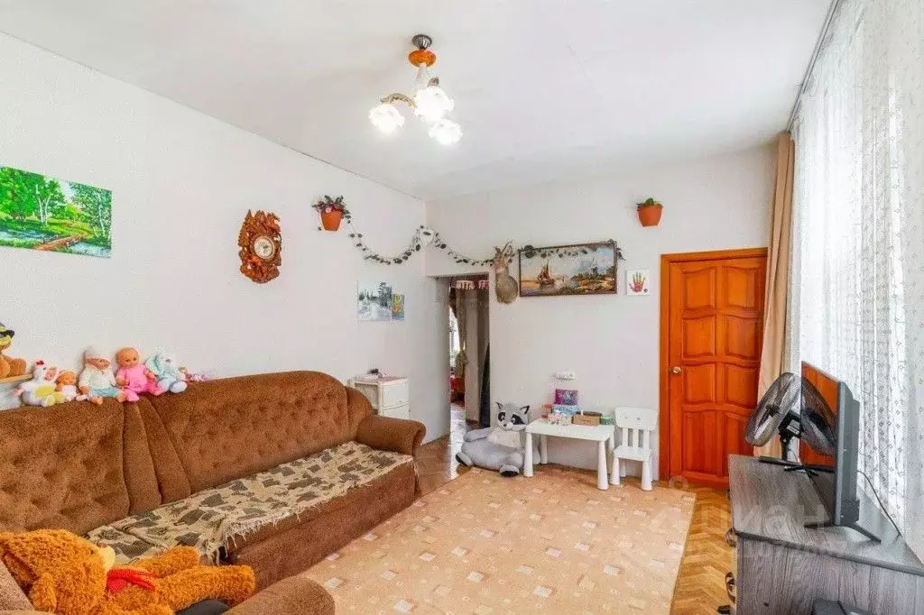 3-к кв. Омская область, Омск Училищная ул., 4 (52.0 м) - Фото 1