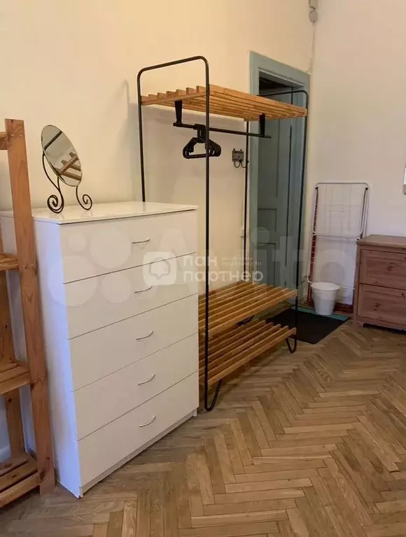 Комната 17 м в 4-к., 4/4 эт. - Фото 1