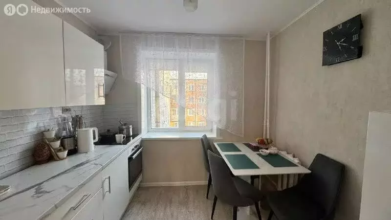 3-комнатная квартира: Горно-Алтайск, Коммунистический проспект, 75 ... - Фото 1