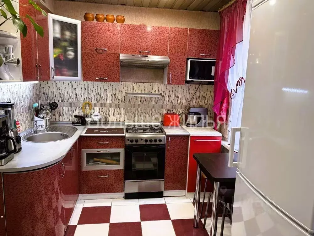 2-к кв. Волгоградская область, Волгоград Краснополянская ул., 32 (51.0 ... - Фото 1