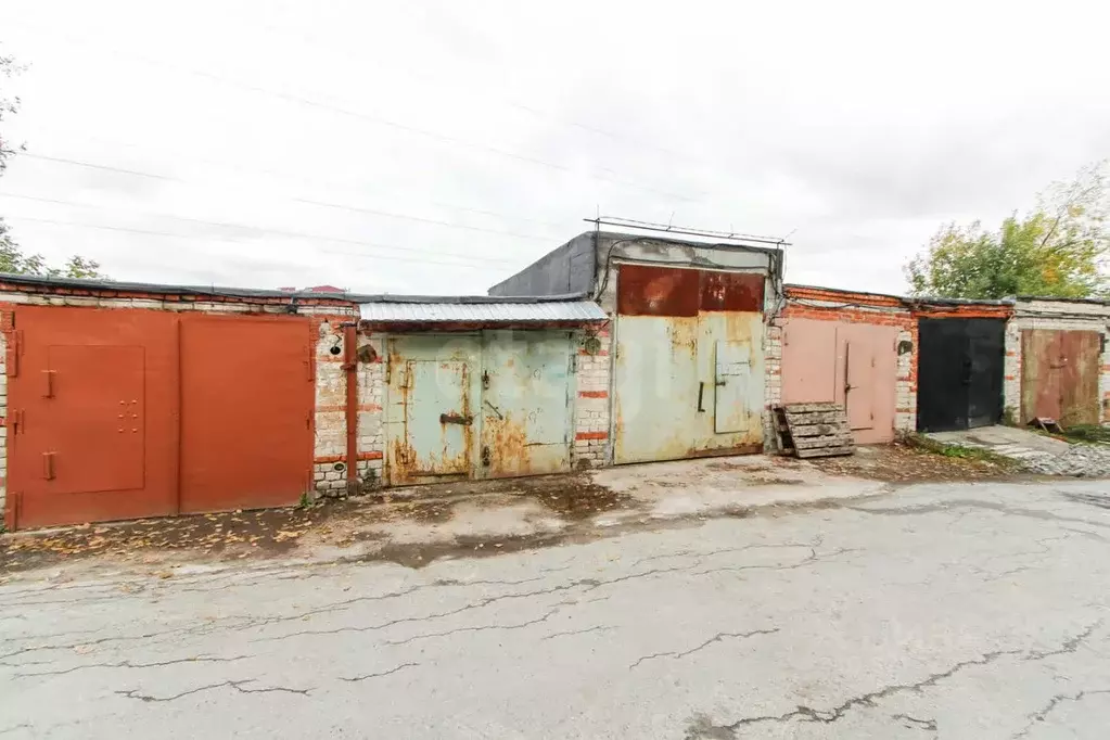 Гараж в Тюменская область, Тюмень Октябрьская ул., 37 (17 м) - Фото 1