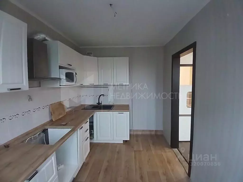 3-к кв. Тюменская область, Тюмень Ямская ул., 75к1 (67.0 м) - Фото 0