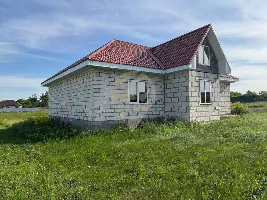 Дом в Белгородская область, Старооскольский городской округ, с. ... - Фото 0