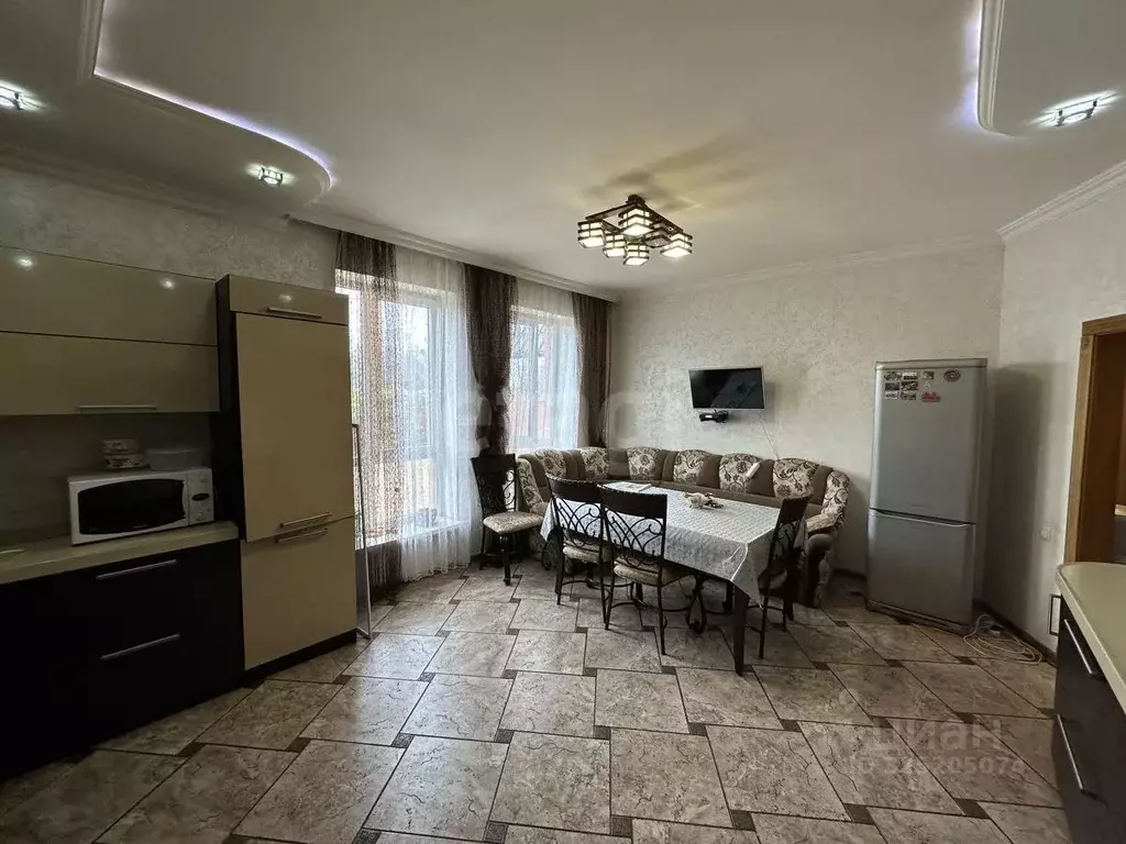 Дом в Белгородская область, Борисовский район, Стригуновское с/пос, с. ... - Фото 1