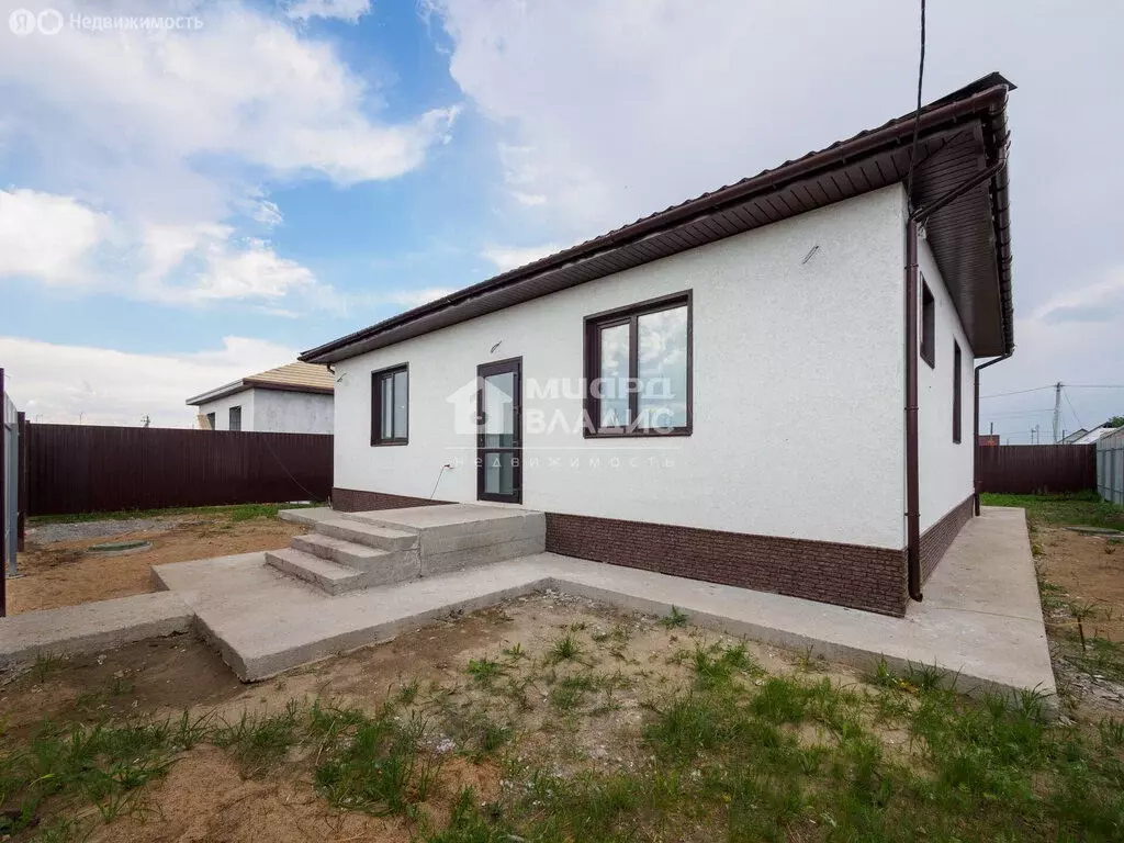 Дом в посёлок Магистральный, Кленовая улица, 21 (100 м) - Фото 1