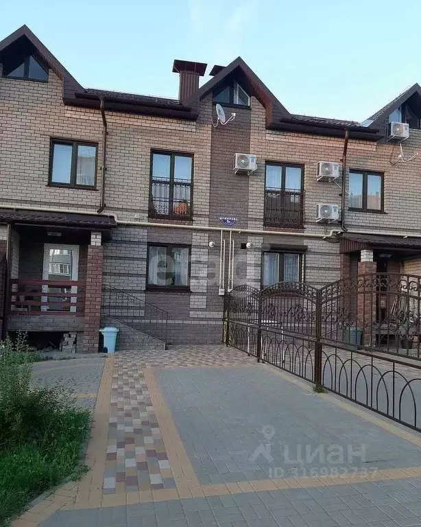 Таунхаус в Белгородская область, Белгород Новый-2 мкр, ул. Шумилова, ... - Фото 1